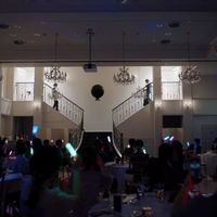 ペンライトや大きな風船の中に手作りのお札を入れて振らせました