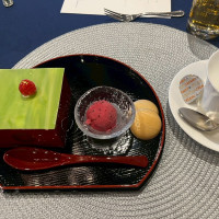 抹茶ティラミス カシスシャーベット最中添え