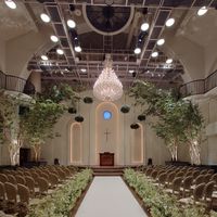 天井の高いチャペル