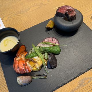 塩でいただく朝採れ野菜が最高です。