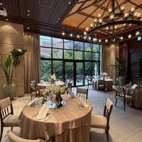 ガーデン付きの披露宴会場