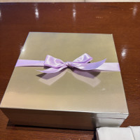 ボックスに入ったデザート。