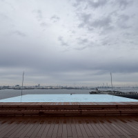 外のデッキの真正面。