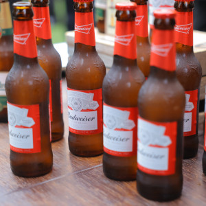 ガーデンでゲストと瓶ビールで楽しみたく追加した演出です|791878さんのBELLE UN JOUR(ベルアンジュール)の写真(2639411)