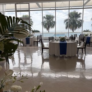 ニーズ静岡ベイ by T&G WEDDING(旧 ベイサイド迎賓館 静岡)のクチコミ 披露宴会場の写真（2枚目）