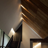 エントランス入ってすぐのロビー