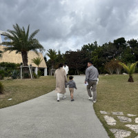 参列者も式場に向かいます