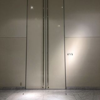 この大きな扉からチャペルへ