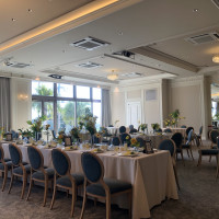 ブルーの椅子が可愛い