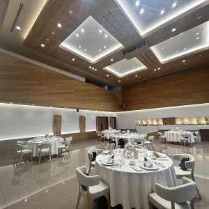 ウッド系の落ち着いた披露宴会場|792070さんのアルカンシエル luxe mariage 名古屋（アルカンシエルグループ）の写真(2640218)