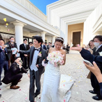 挙式後のフラワーシャワー
天気も良く皆んなに祝ってもらえた