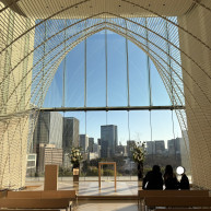 自然光が入るチャペル