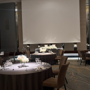 高い天井の披露宴会場|792265さんのパレスホテル東京(PALACE HOTEL TOKYO)の写真(2640807)