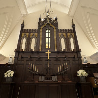 天井が高いチャペル