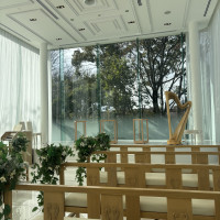 ガラス張りのチャペルです。