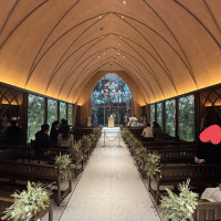 チャペル扉あいた景色