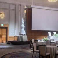 入り口付近から見たイミテーションケーキ