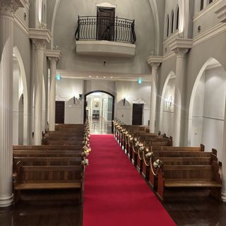 階段の上に立った眺めです。