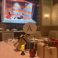 会場の飾り付けで使用したフェイクボックスとりんごと無炎ランプ