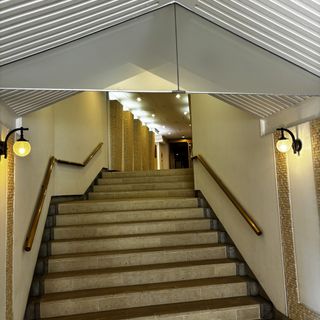 チャペル　雨天時のフラワーシャワー場所