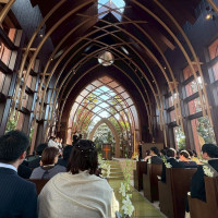 ガラスのチャペル館内です