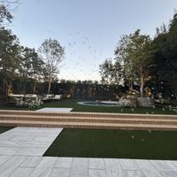 チャペルから直接ガーデンへ出て、ブーケトスや写真を撮れます。