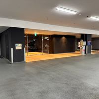 駐車場から会場への入り口です
