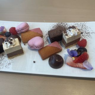 デザートの盛り合わせ