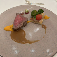 メイン・奥羽牛のステーキ
マスタードソースとわさびポン酢