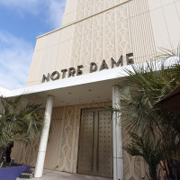 ガーデンからの挙式入り口