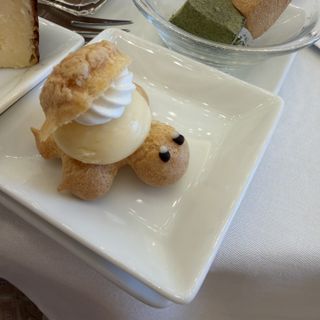 かめのシュークリームもありました。