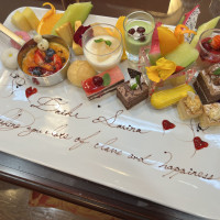 デザートビュッフェの盛り合わせ
式後にいただきました