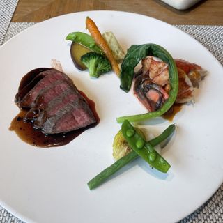 お腹とお魚料理です