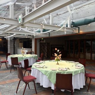 広い方の披露宴会場