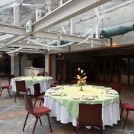 広い方の披露宴会場