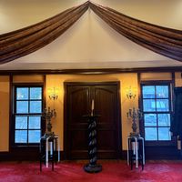 天井やや低い