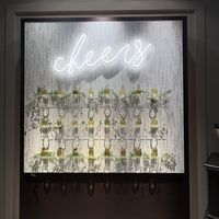ケンジントン
ウェルカムドリンクが飾られる場所です。