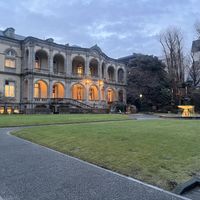夕方のガーデンからの外観