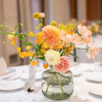 テーブル装飾。お花だけでもとても華やかになりました。