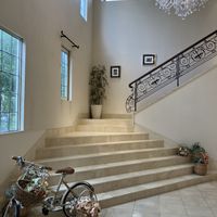 2階更衣室に続く階段