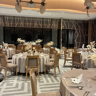 ノートルダム大阪ONE/FIVESTAR WEDDINGのクチコミ 披露宴会場の写真（4枚目）