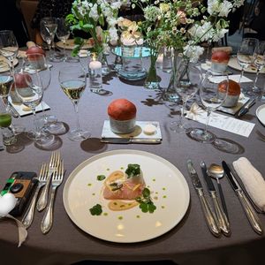 お魚も上品な付け、パンもふわふわでした。|798156さんのパレスホテル東京(PALACE HOTEL TOKYO)の写真(2662036)