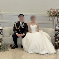 ソファー横の造花は追加無しでこの量でとても可愛かったです