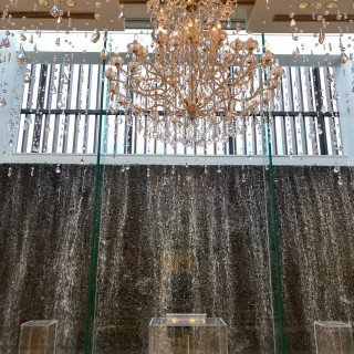 自然光がたっぷり入るチャペルです。