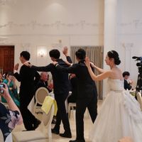 中座の際に一列になって退場した。