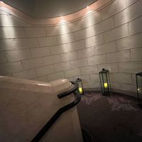 地下チャペルへの階段