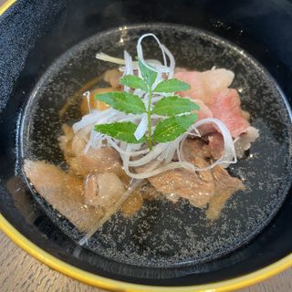 吸い物、出汁が効いてて和牛の脂が濃くない！むしろあっさりして