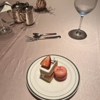 マカロンとケーキどちらもすごく美味しかったです。