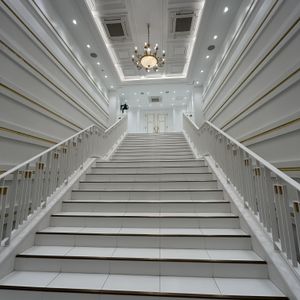 フラワーシャワー専用階段|801055さんのララシャンスKOBEの写真(2672961)