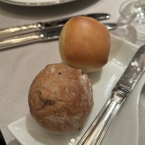 パン(パンが美味しかったと言われるくらい美味しいと評判)|801062さんのコンラッド東京の写真(2673083)